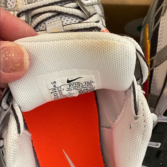 Nike Women's Gray and Pink Sneakers - Picture 4 of 7